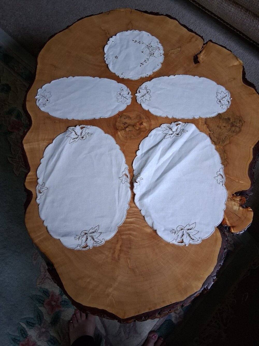 Vintage  Doily & Dresser Scarf Set – 5 Pc Mixed Sizes